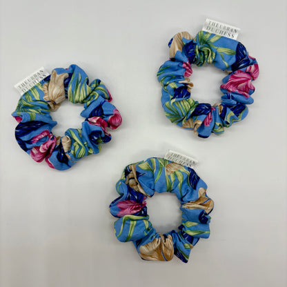 Hibiscus Sky Mini Scrunchie